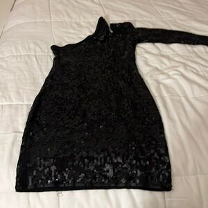 Black body tight fit dress.